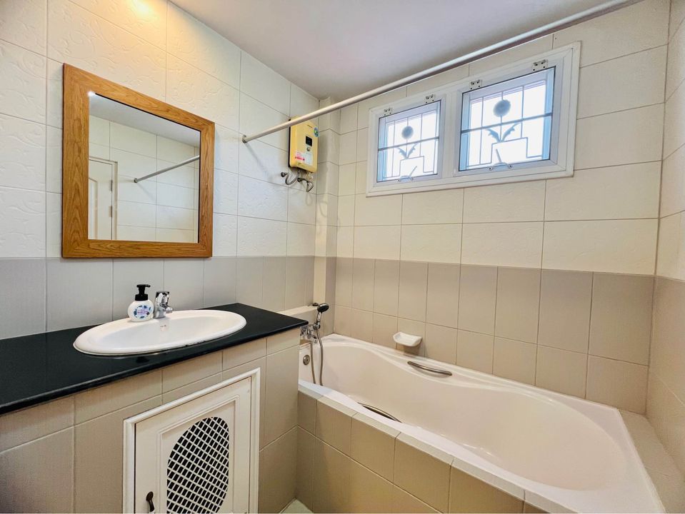 3 Bedroom House For Sale in Nong Khwai, Hang Dong, Chiang Mai - Image 10