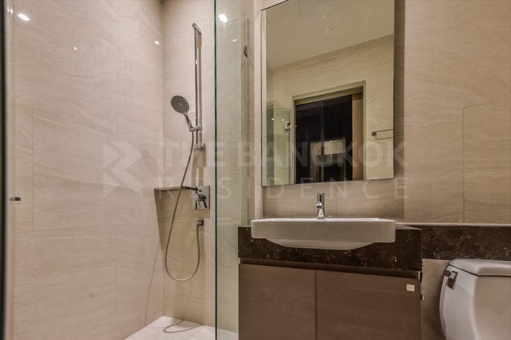 Ashton Silom - Image 5