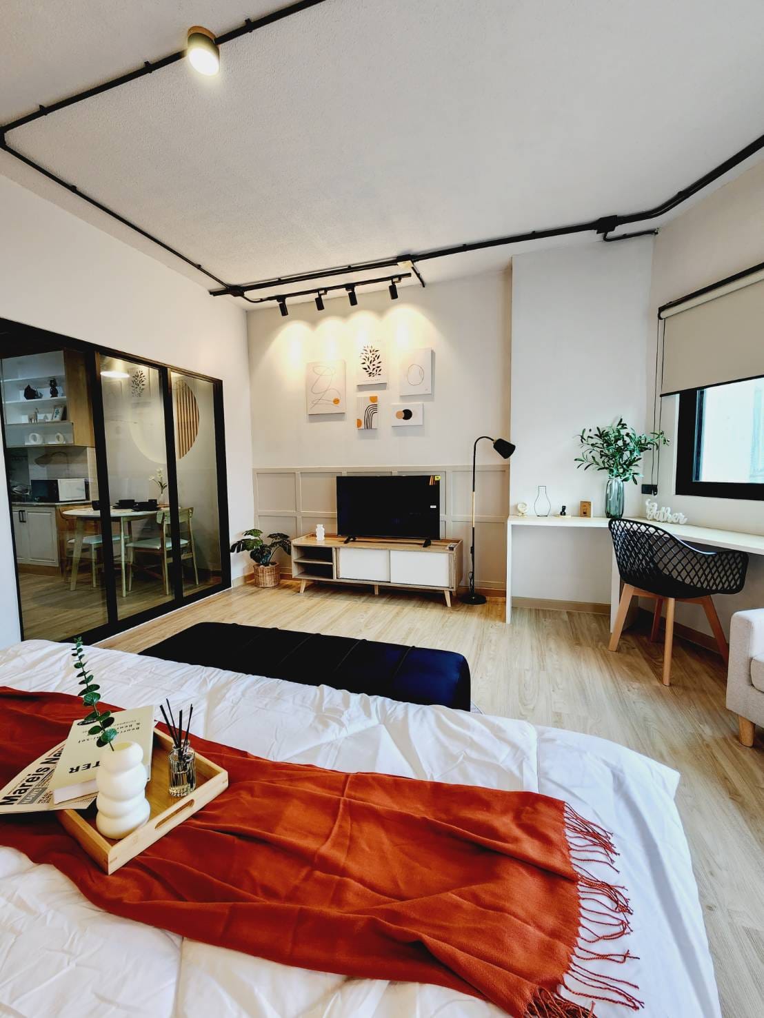 Riverside Condo - Image 2