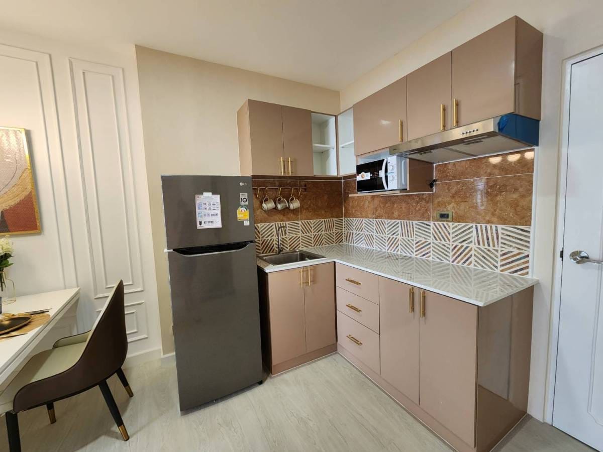 Riverside Condo - Image 9