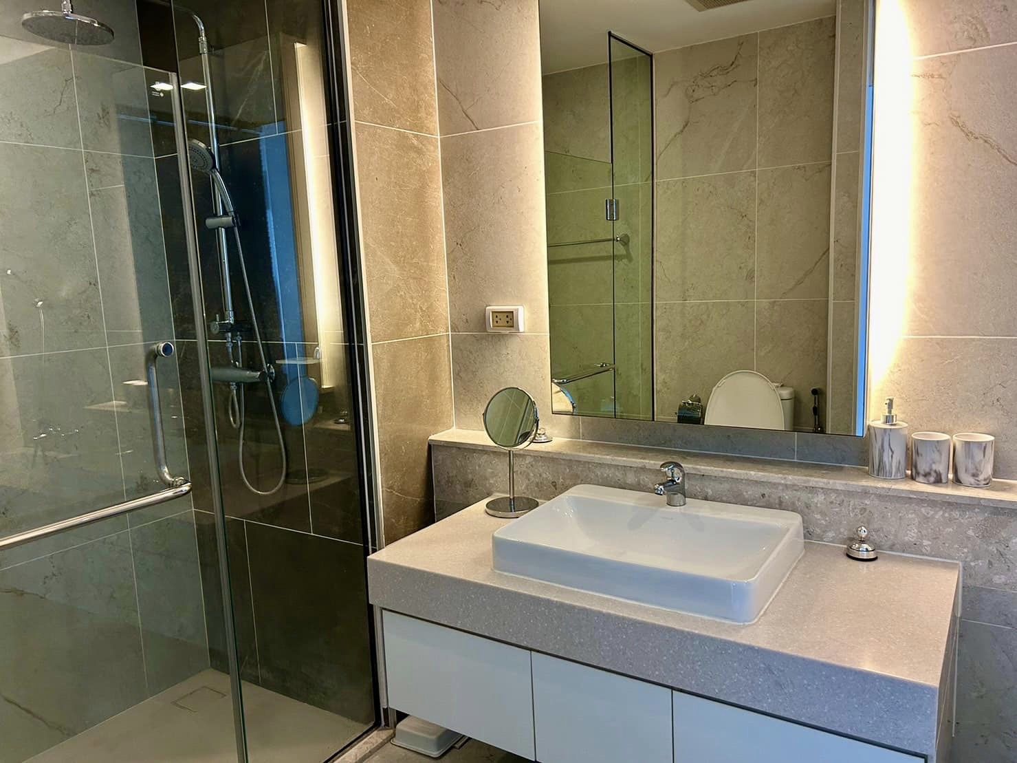Astra Condo - Image 10
