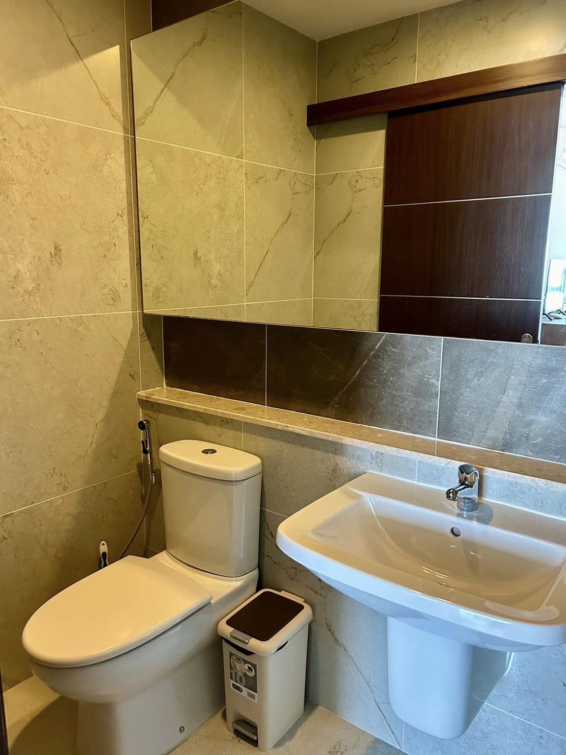 Astra Condo - Image 9