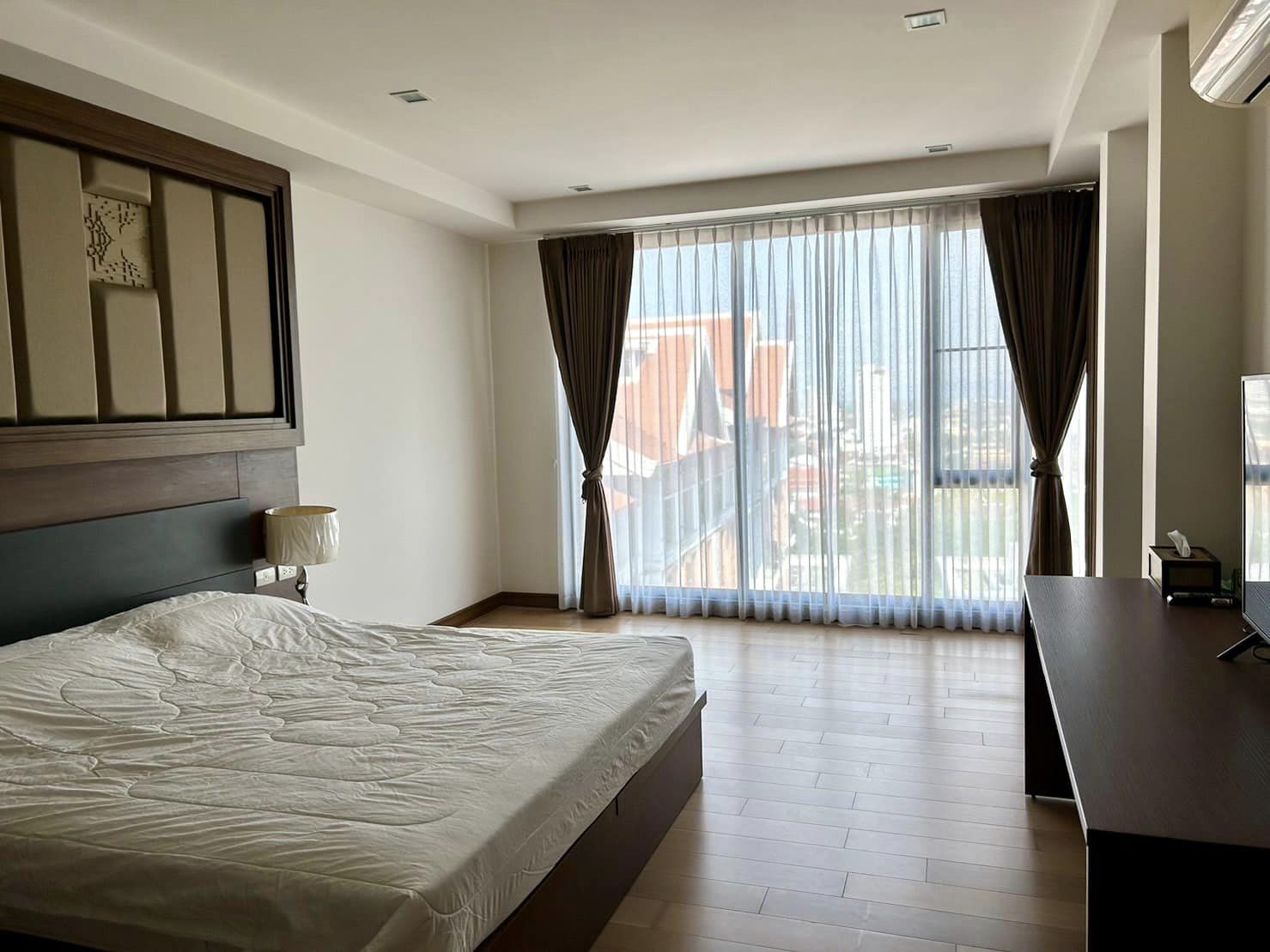 Astra Condo - Image 4