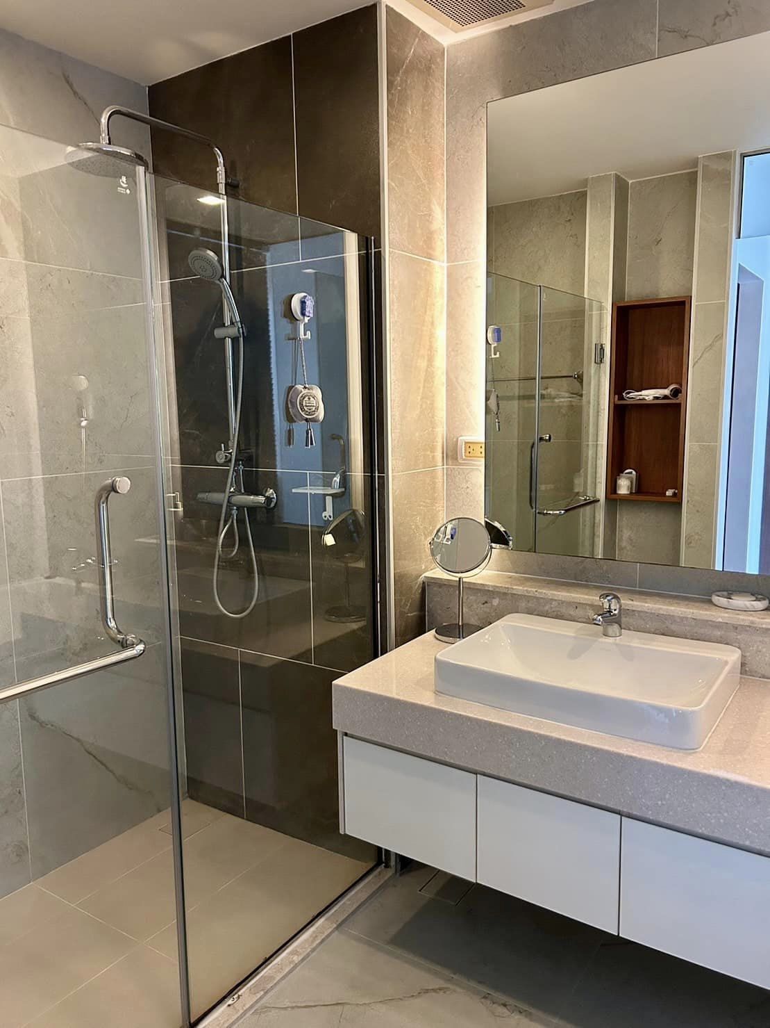 Astra Condo - Image 7