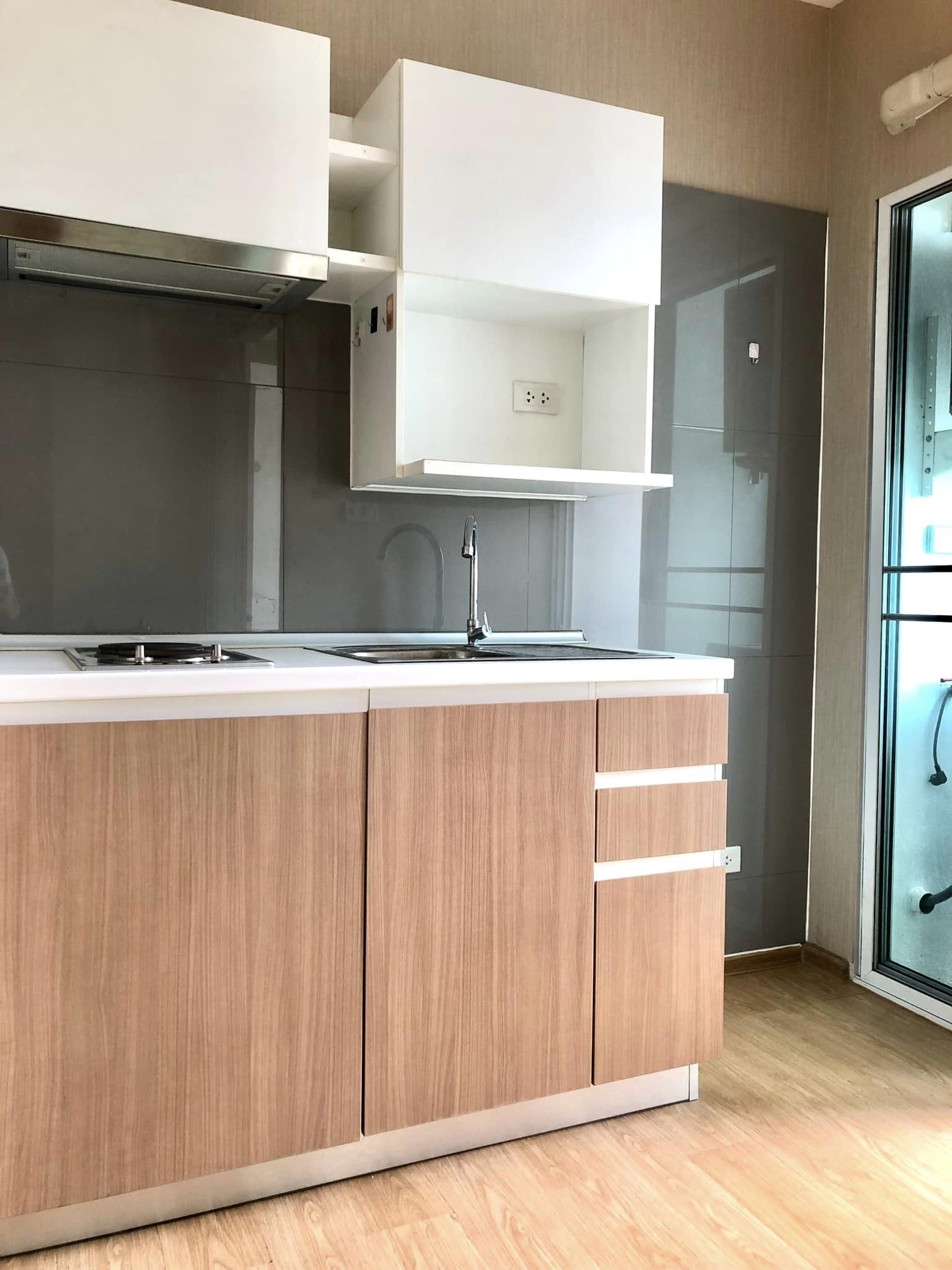 One Plus Nineteen 4 Condominium - Image 5
