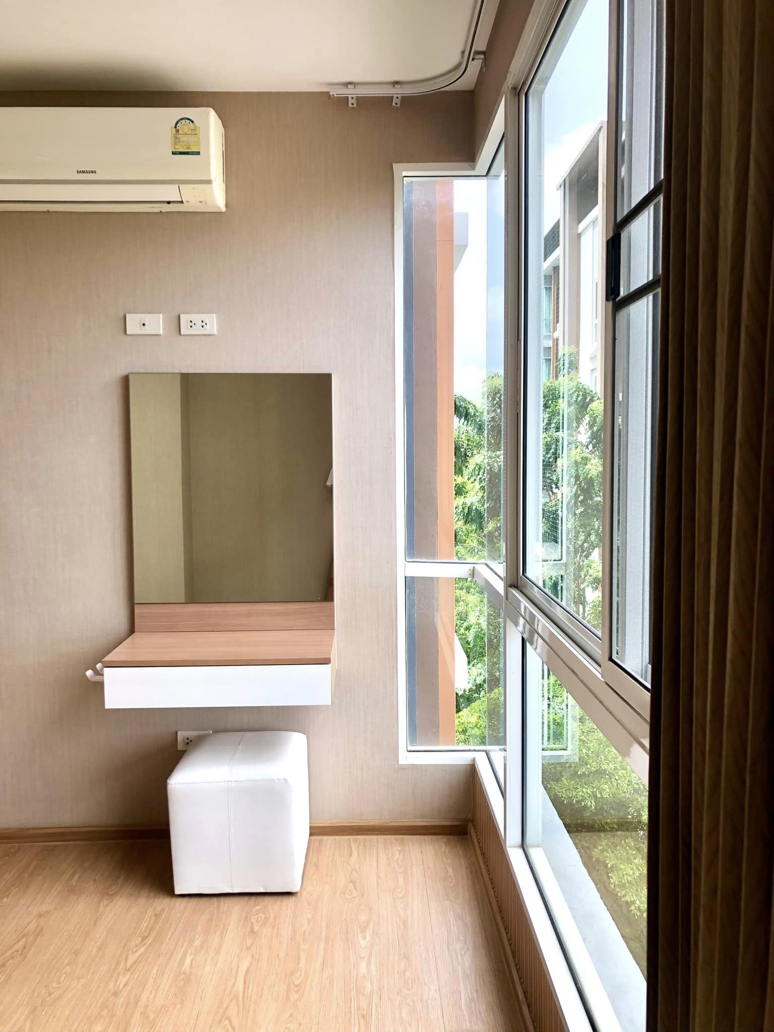 One Plus Nineteen 4 Condominium - Image 11