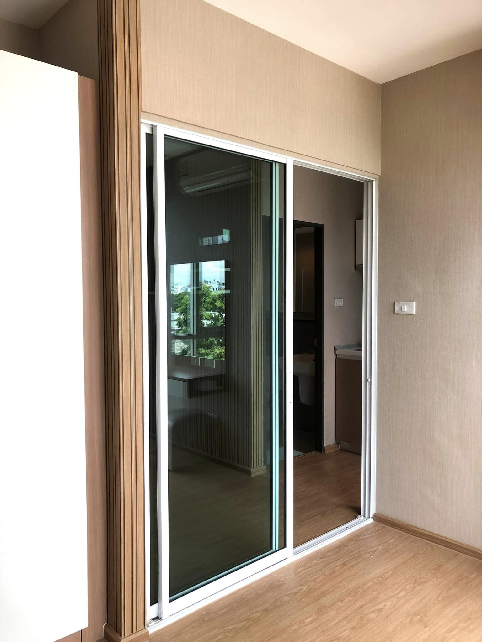 One Plus Nineteen 4 Condominium - Image 6