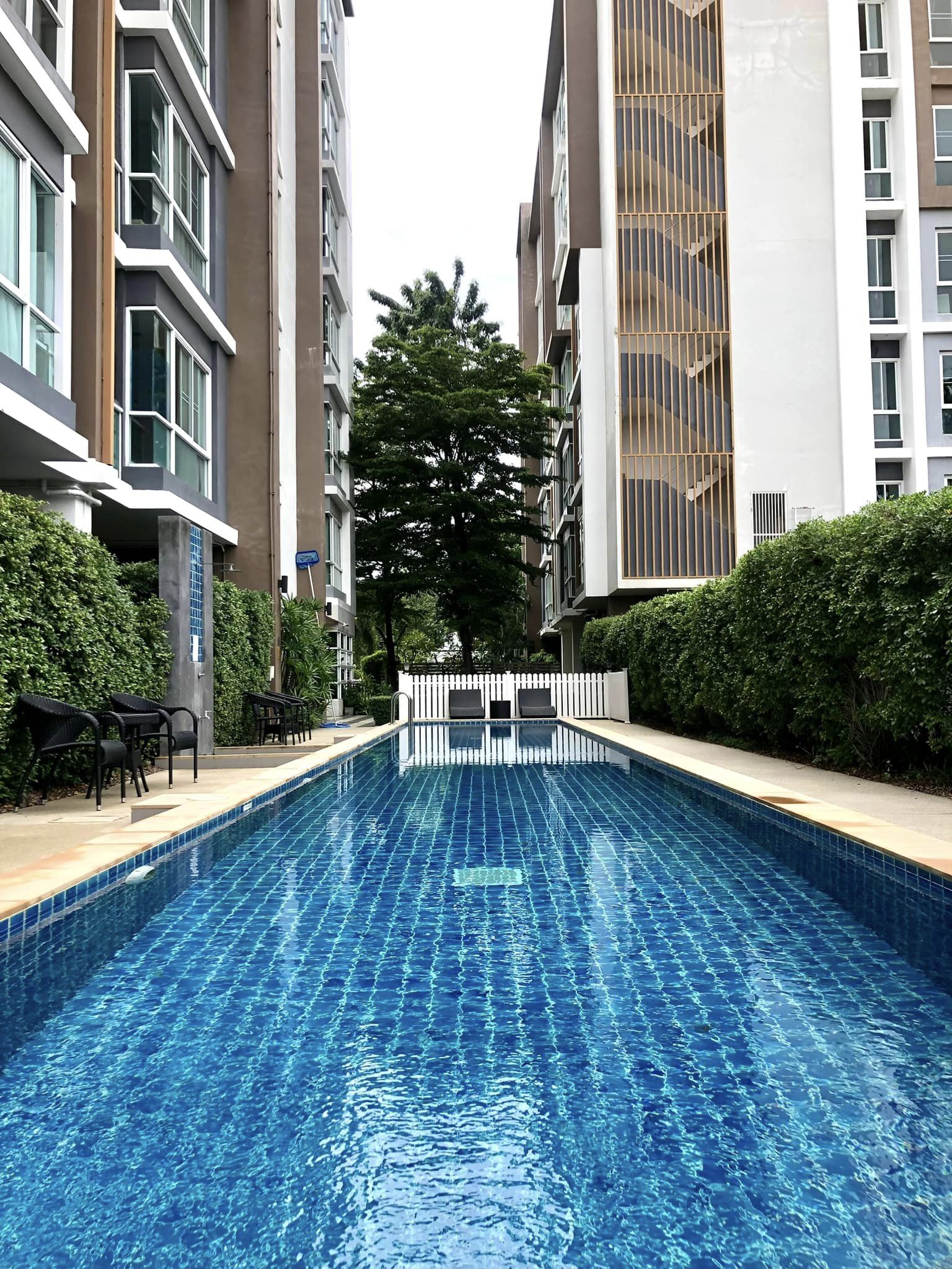 One Plus Nineteen 4 Condominium - Image 13