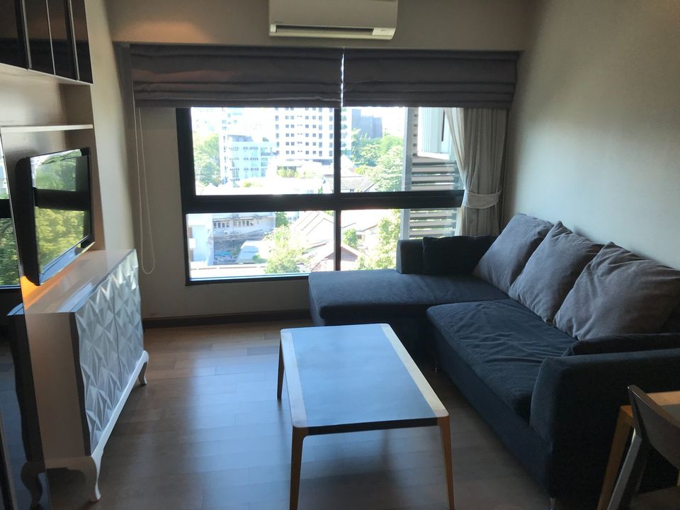 Tidy Thonglor - Image 1