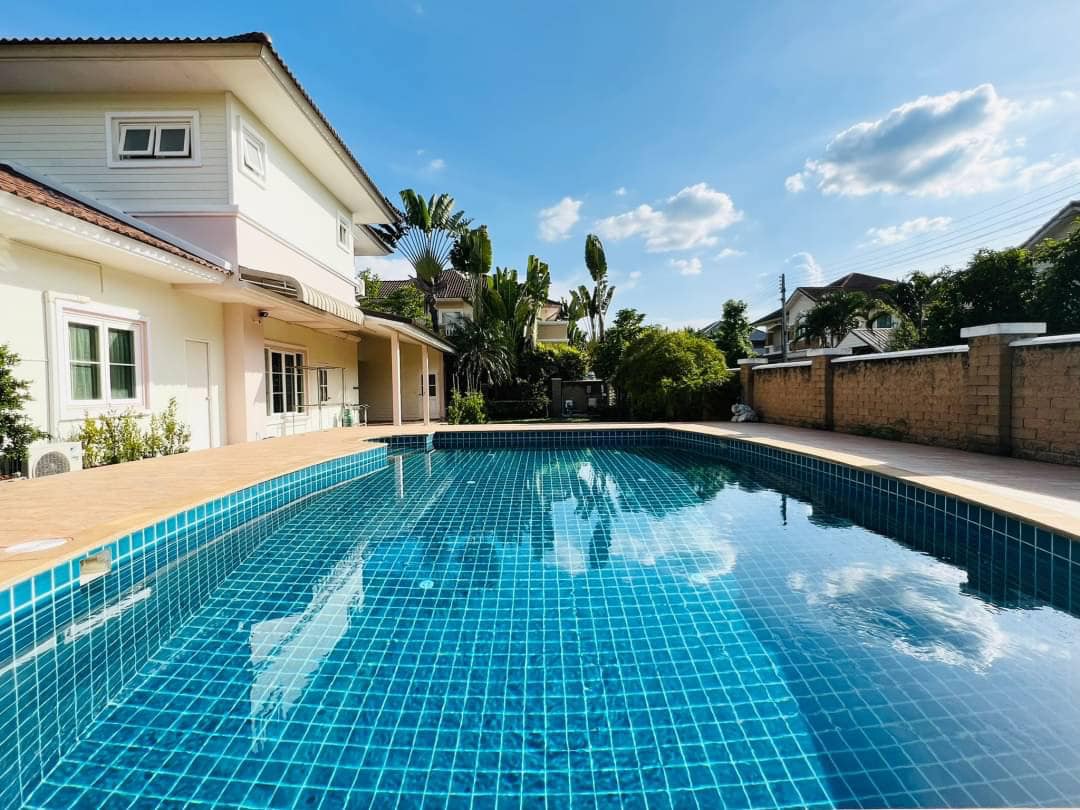 Home in Park - Image 1