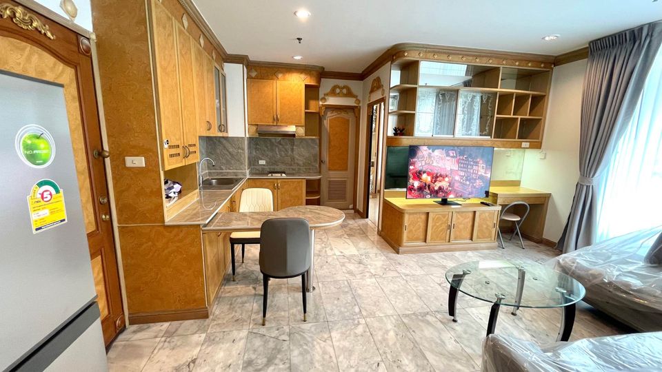 Sathorn House - Image 12