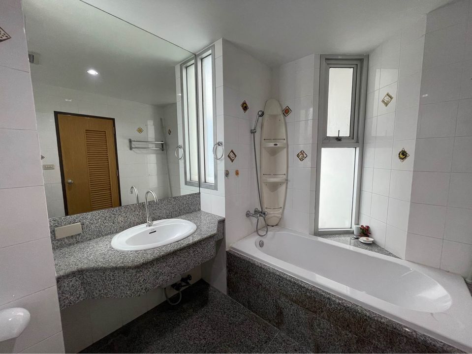 Sathorn House - Image 7