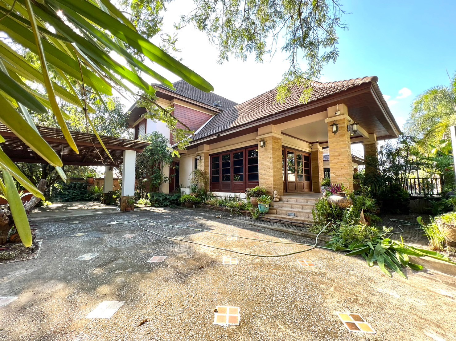 4 Bedroom House For Rent in Wat Ket, Mueang Chiang Mai, Chiang Mai - Image 2