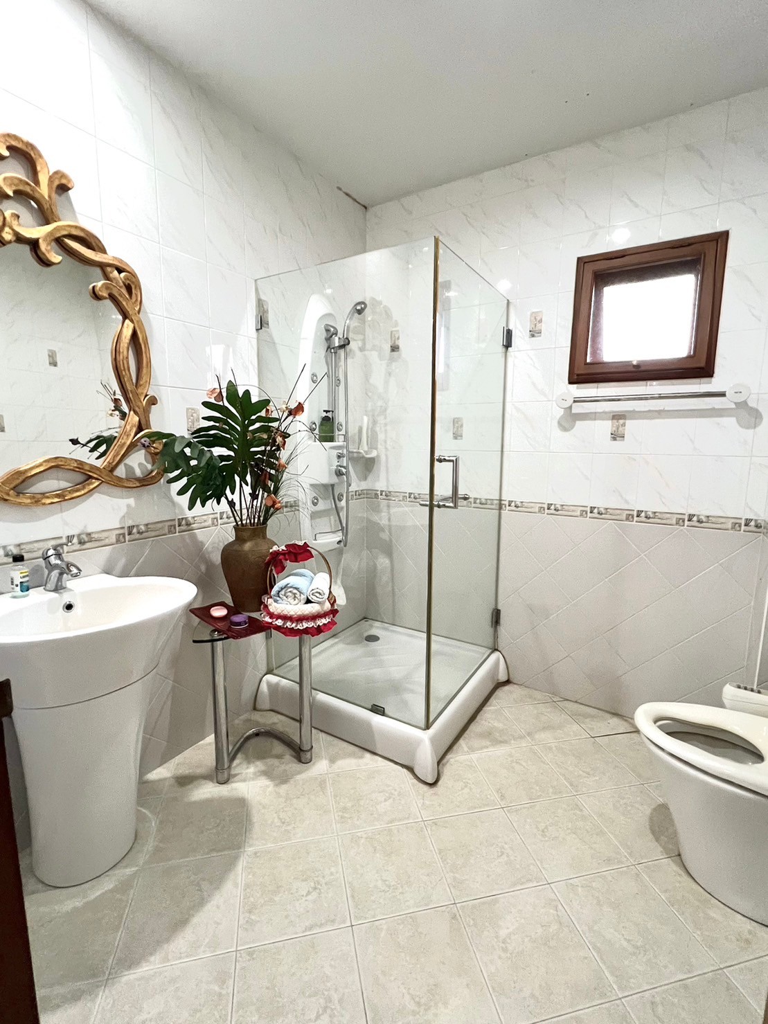 4 Bedroom House For Rent in Wat Ket, Mueang Chiang Mai, Chiang Mai - Image 10