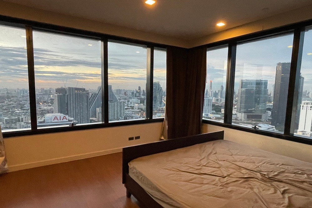 M Silom - Image 5