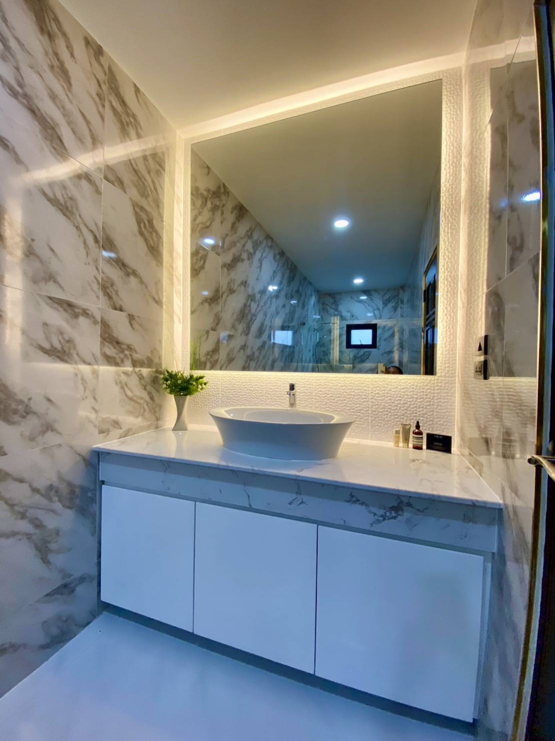 4 Bedroom House For Sale in Chae Chang, San Kamphaeng, Chiang Mai - Image 12