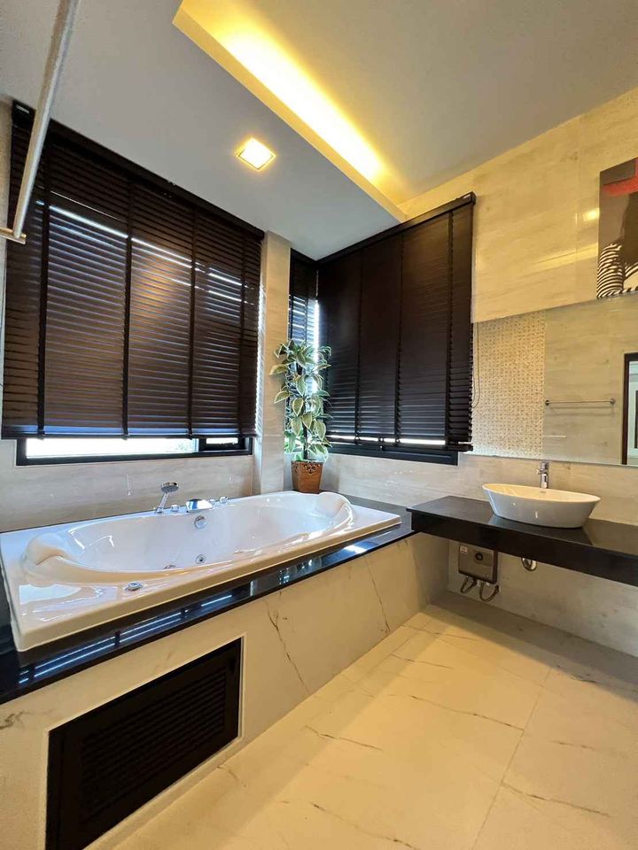 4 Bedroom House For Sale in Nong Phueng, Saraphi, Chiang Mai - Image 8