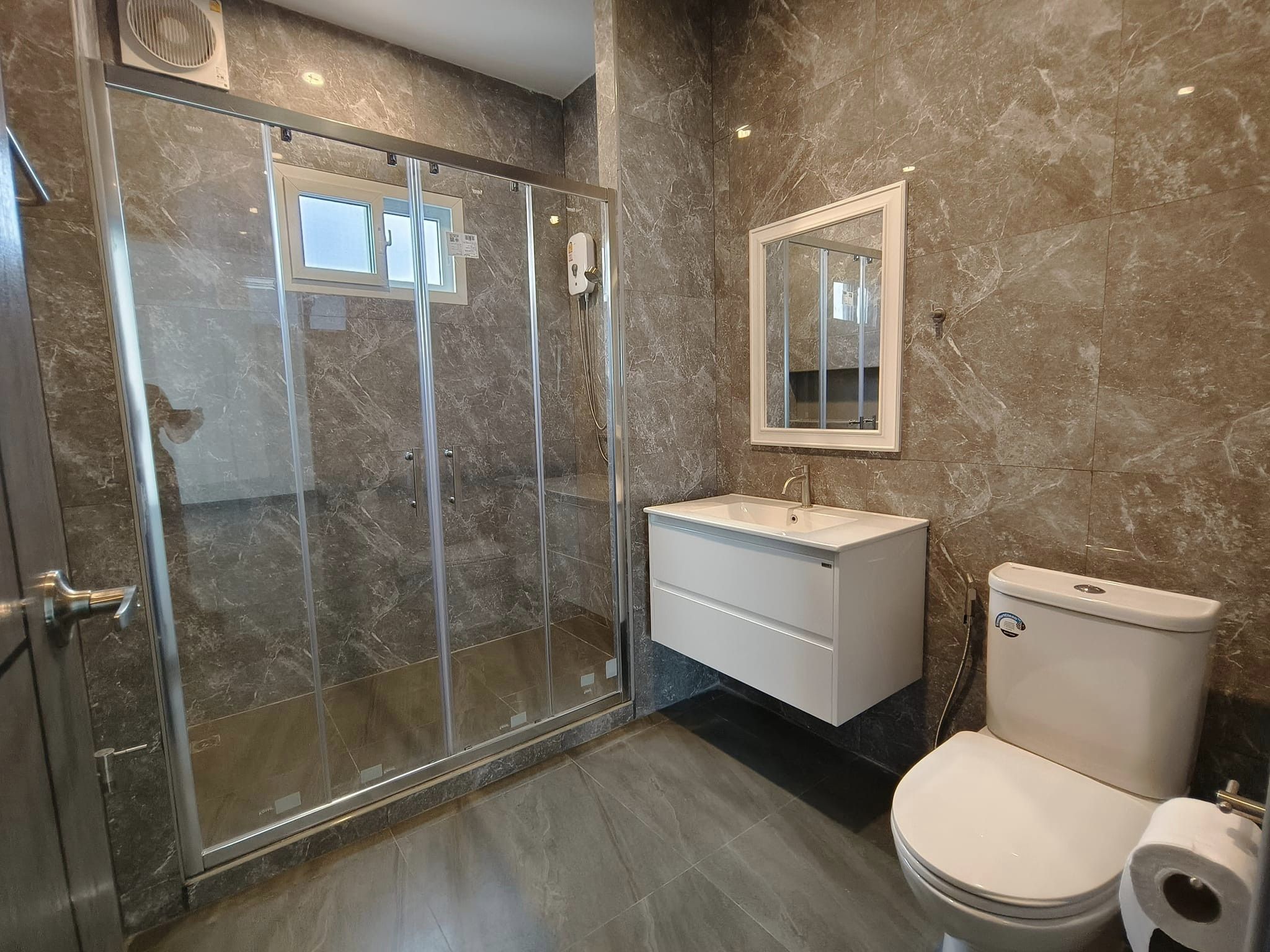 4 Bedroom House For Sale in Khlong Tan Nuea, Vadhana, Bangkok - Image 12