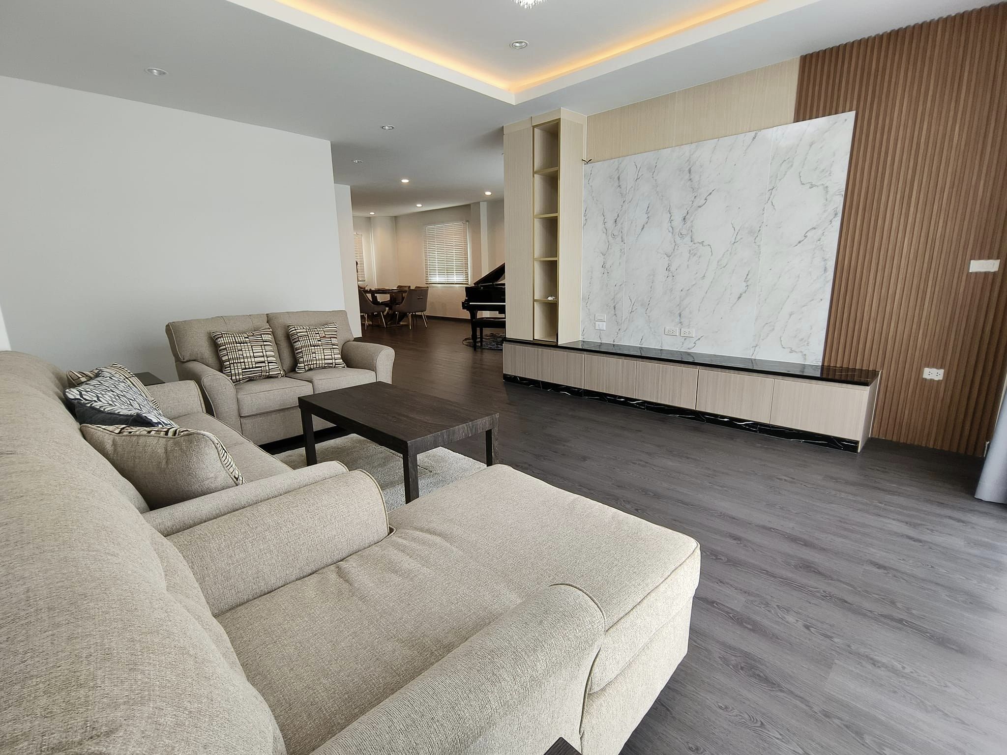 4 Bedroom House For Sale in Khlong Tan Nuea, Vadhana, Bangkok - Image 2