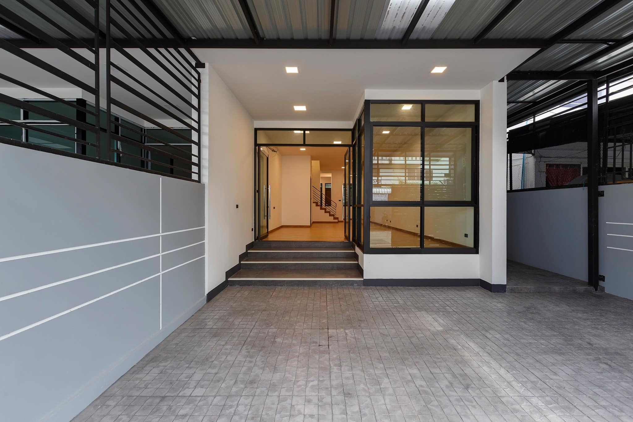 3 Bedroom Townhouse For Sale in Chang Phueak, Mueang Chiang Mai, Chiang Mai - Image 2