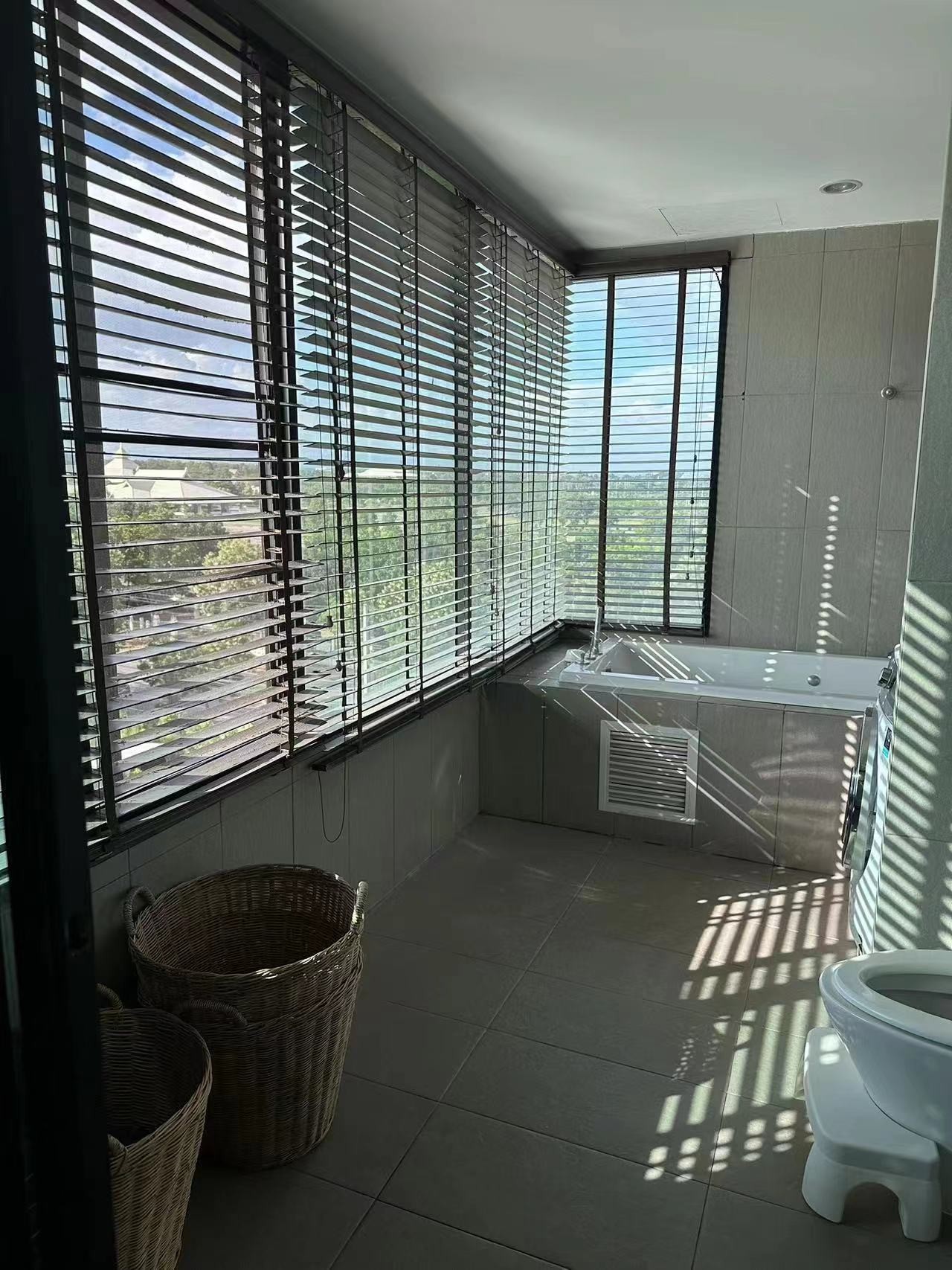 The Resort Condominium - Image 37