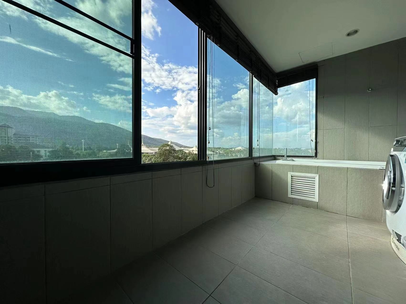 The Resort Condominium - Image 22