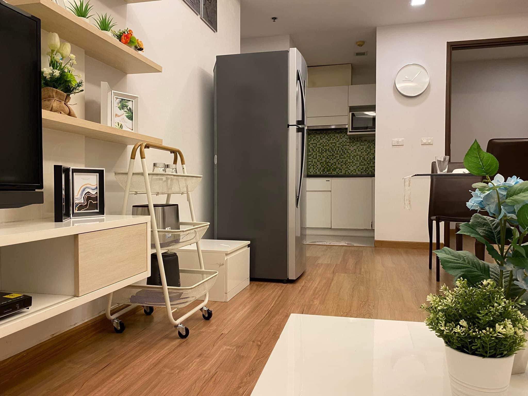 2 Bedroom Condo For Sale in Bang Kapi, Huai Khwang, Bangkok - Image 2