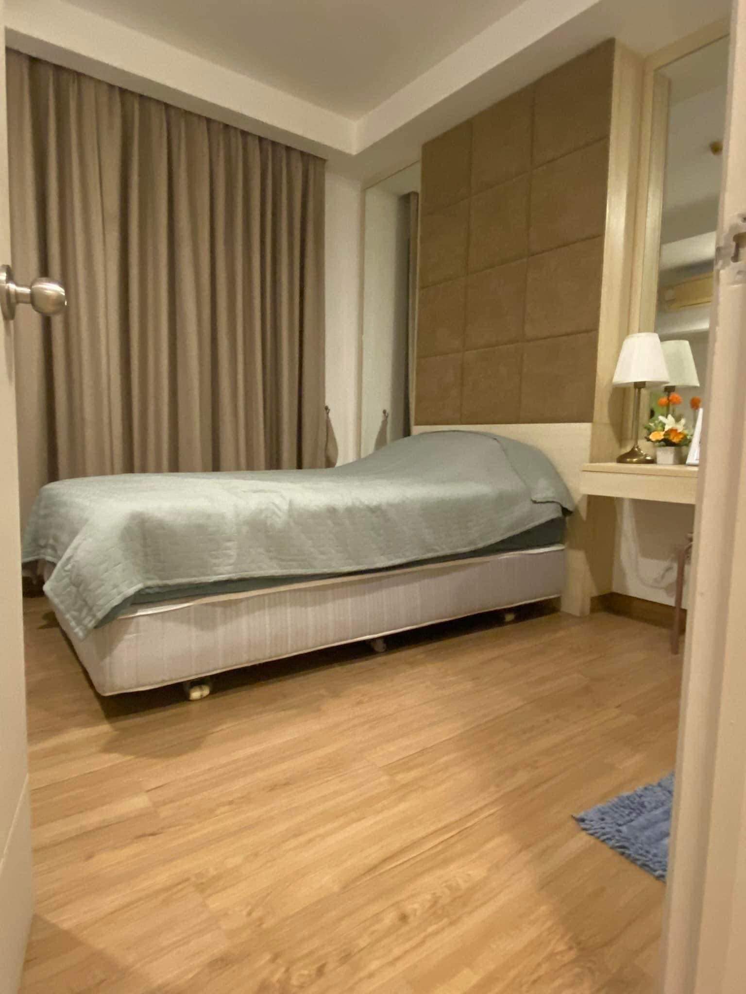 2 Bedroom Condo For Sale in Bang Kapi, Huai Khwang, Bangkok - Image 10