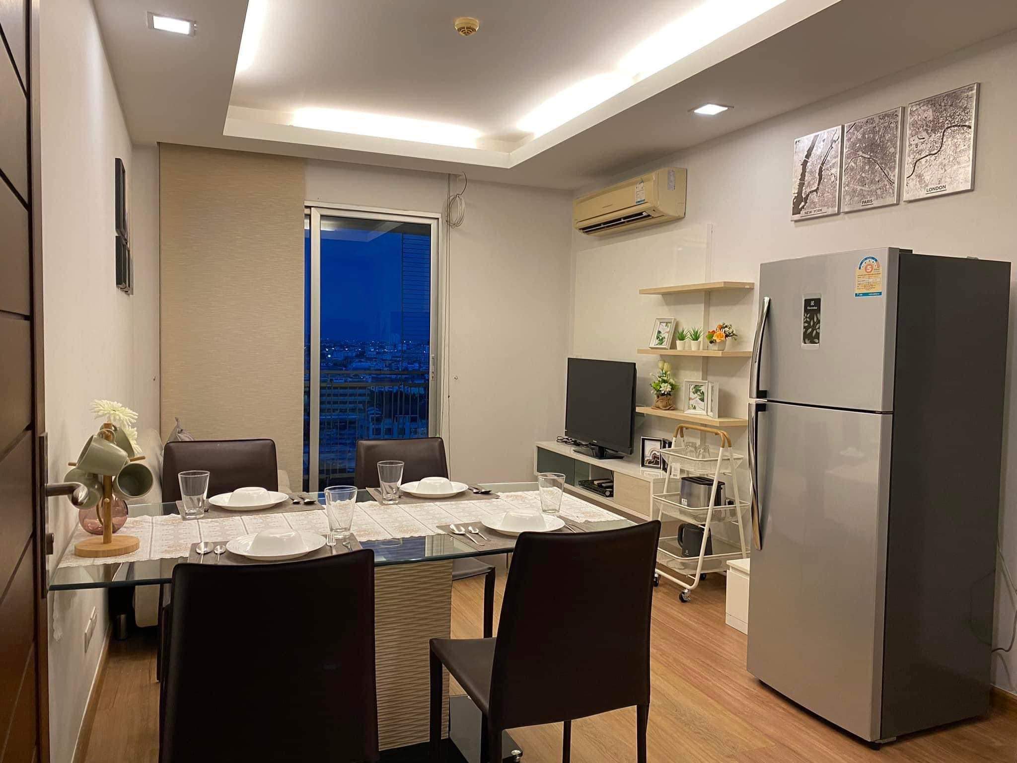2 Bedroom Condo For Sale in Bang Kapi, Huai Khwang, Bangkok - Image 14