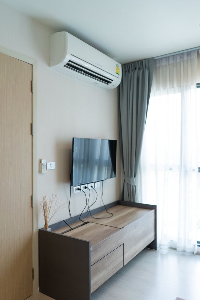 1 Bedroom Condo For Sale in Bang Kapi, Huai Khwang, Bangkok - Image 2