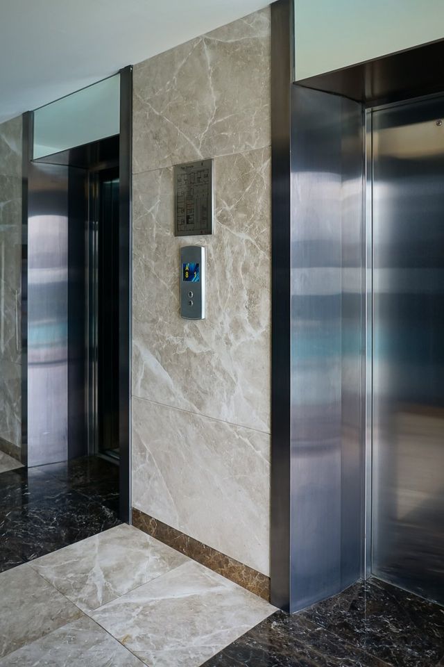 1 Bedroom Condo For Sale in Bang Kapi, Huai Khwang, Bangkok - Image 9