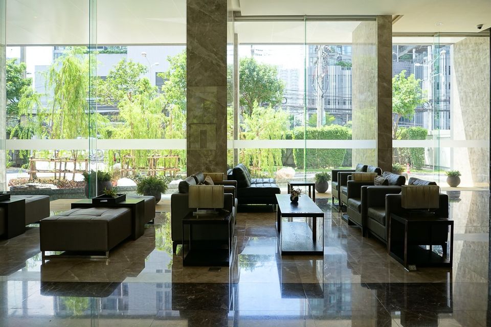 1 Bedroom Condo For Sale in Bang Kapi, Huai Khwang, Bangkok - Image 11