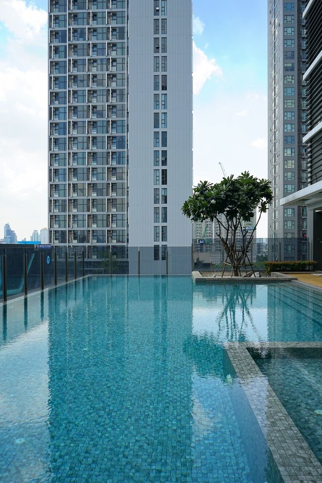 1 Bedroom Condo For Sale in Bang Kapi, Huai Khwang, Bangkok - Image 13
