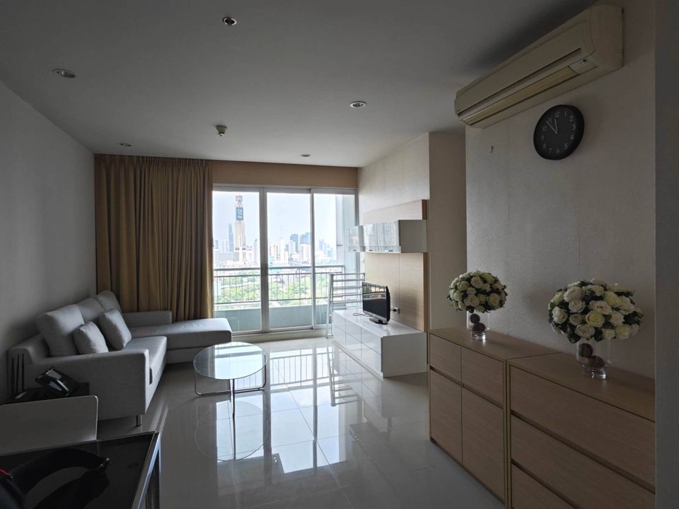 Circle Condominium - Image 1