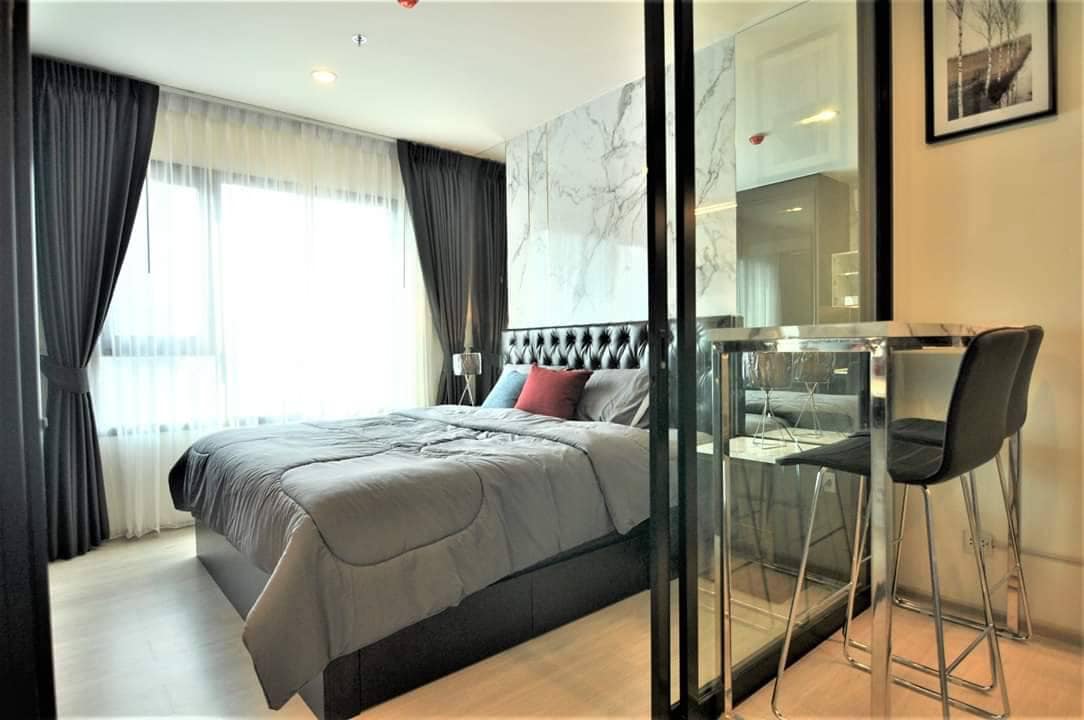 1 Bedroom Condo For Sale in Bang Kapi, Huai Khwang, Bangkok - Image 6