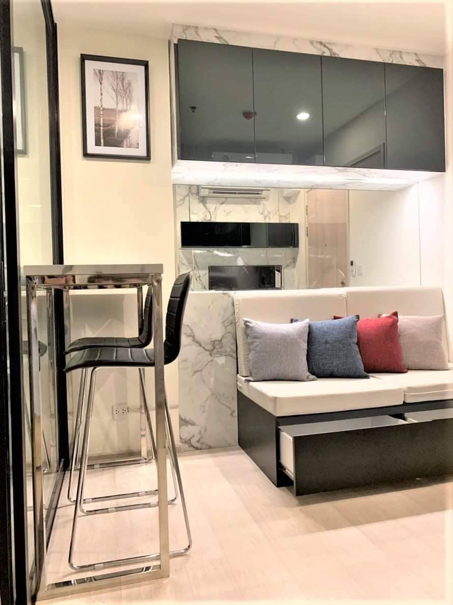 1 Bedroom Condo For Sale in Bang Kapi, Huai Khwang, Bangkok - Image 12