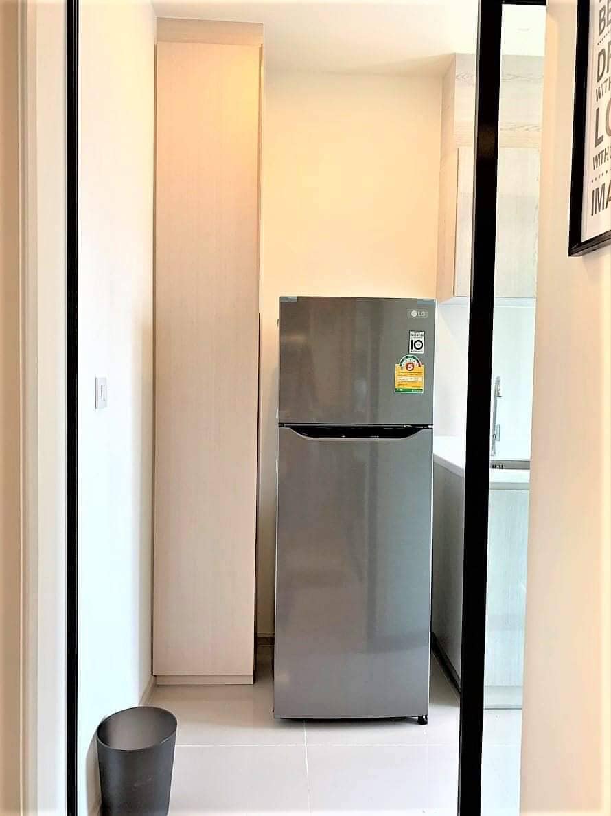1 Bedroom Condo For Sale in Bang Kapi, Huai Khwang, Bangkok - Image 5