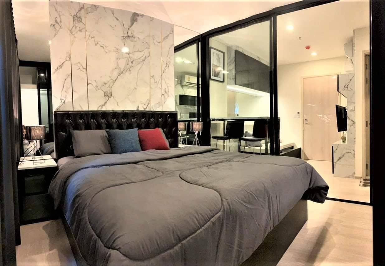 1 Bedroom Condo For Sale in Bang Kapi, Huai Khwang, Bangkok - Image 8