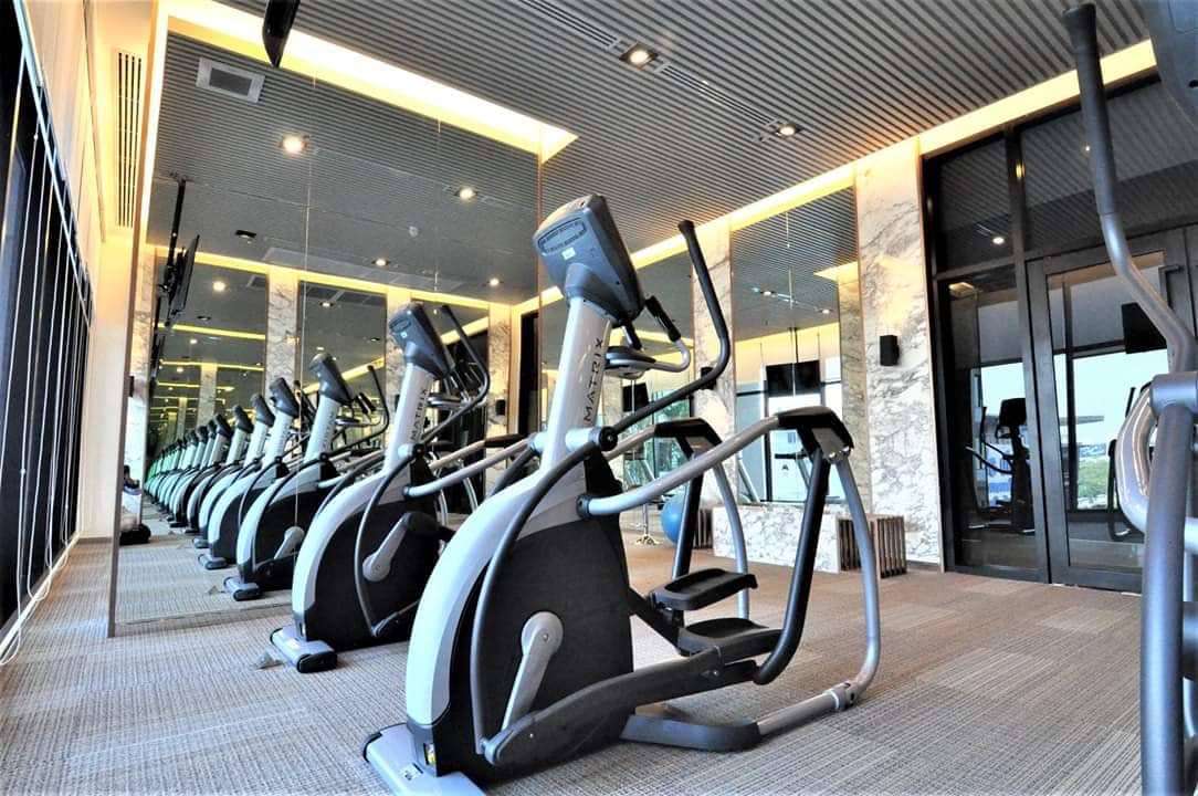 1 Bedroom Condo For Sale in Bang Kapi, Huai Khwang, Bangkok - Image 17