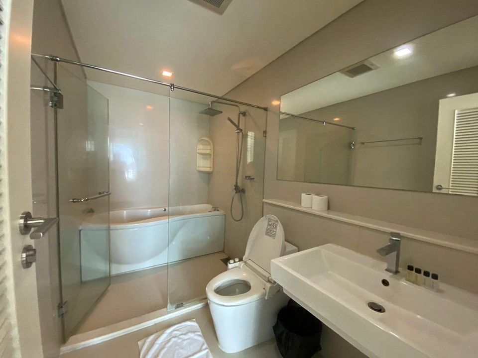 Ivy Thonglor 23 - Image 5