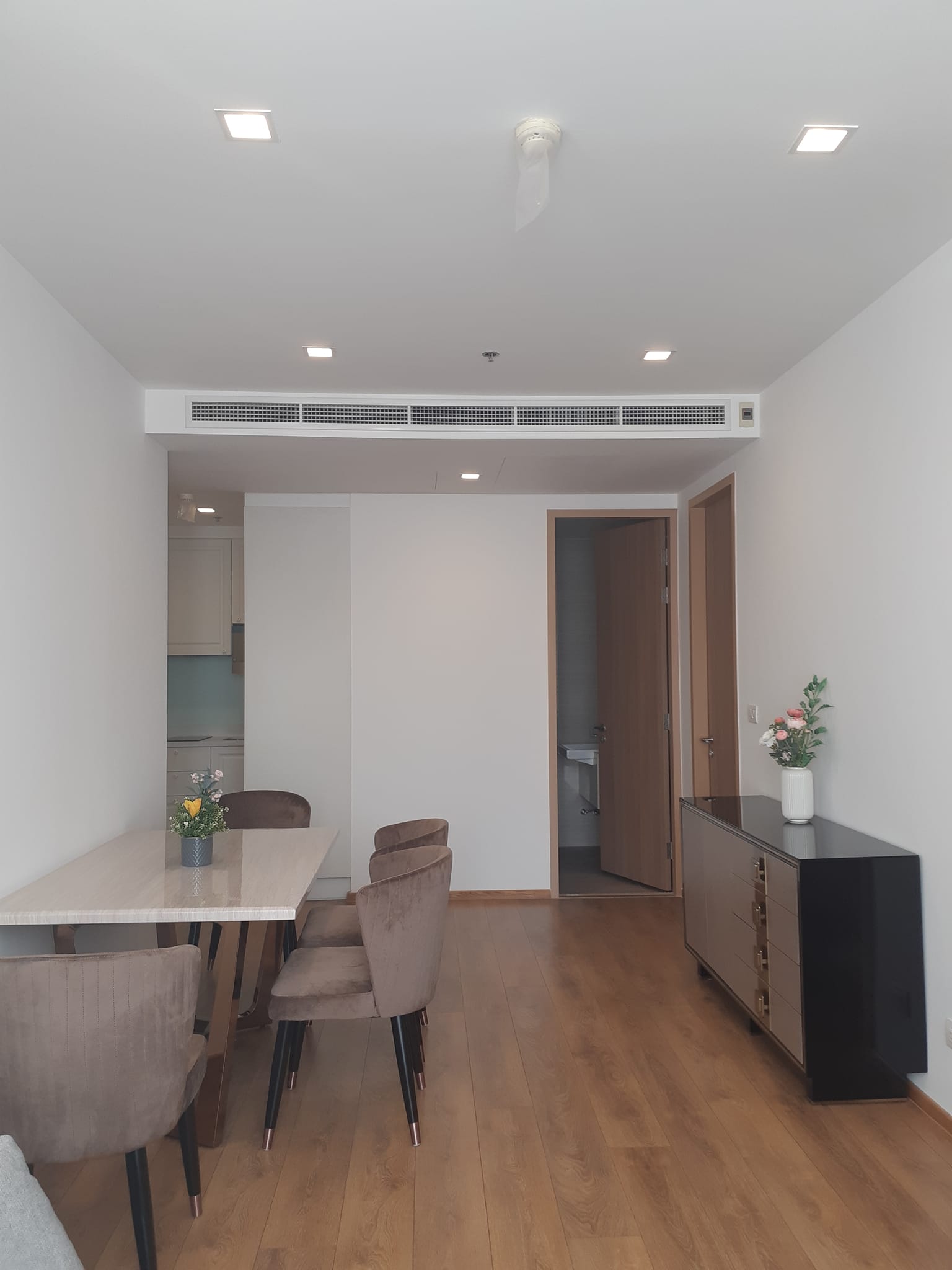 2 Bedroom Condo For Sale in Khlong Tan Nuea, Vadhana, Bangkok - Image 2