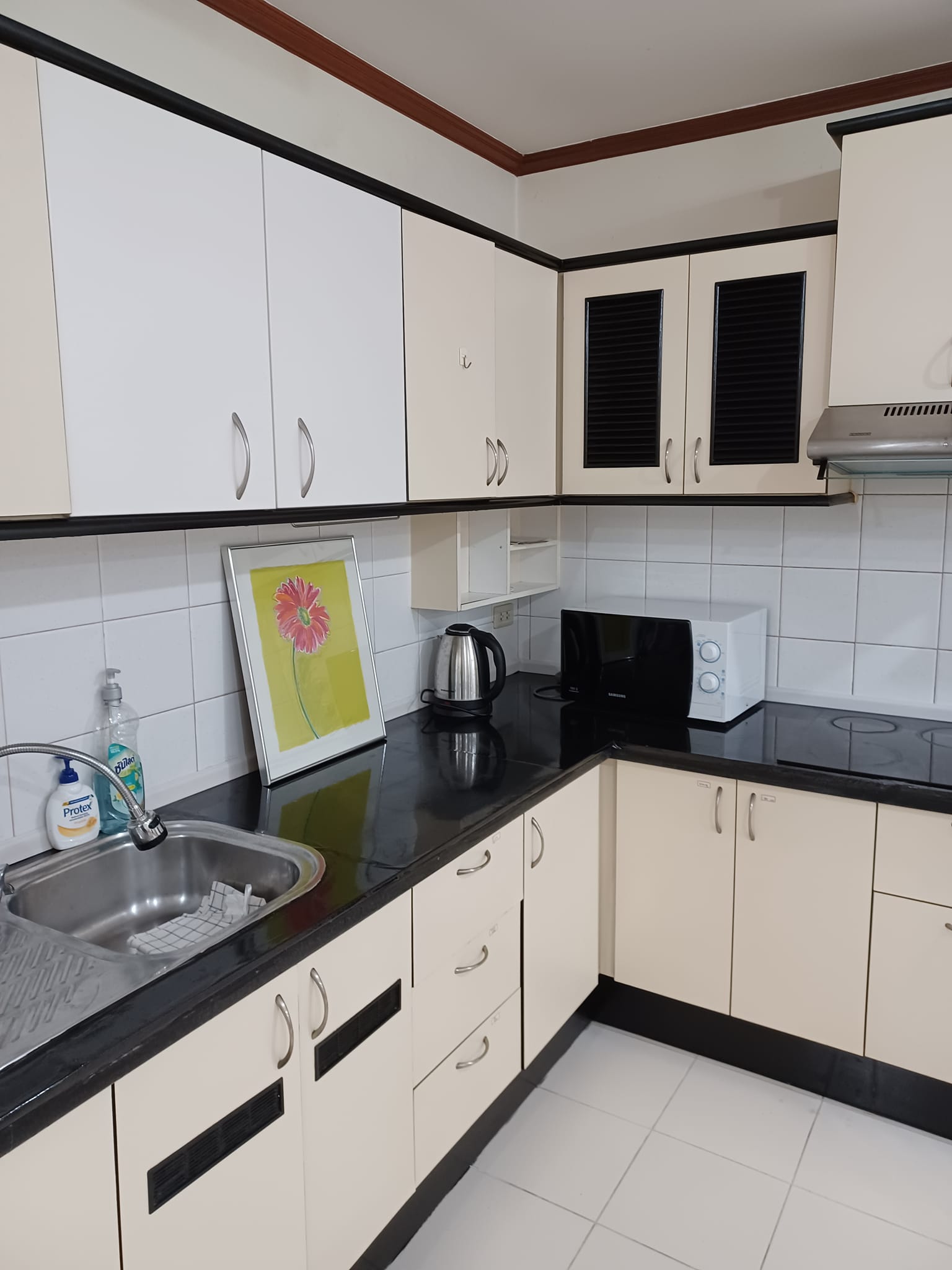 Aree Place Condominium - Image 7