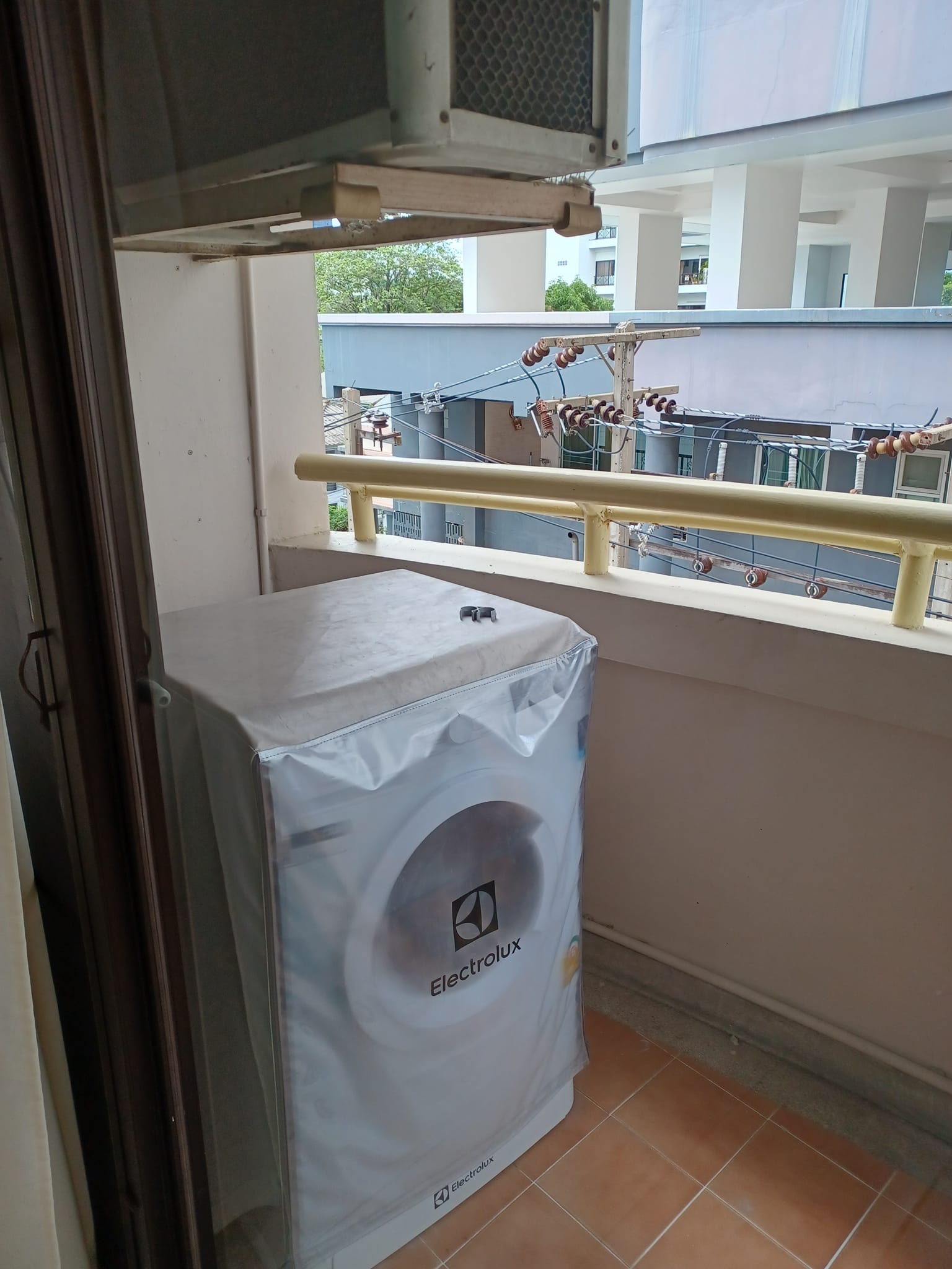 Aree Place Condominium - Image 9