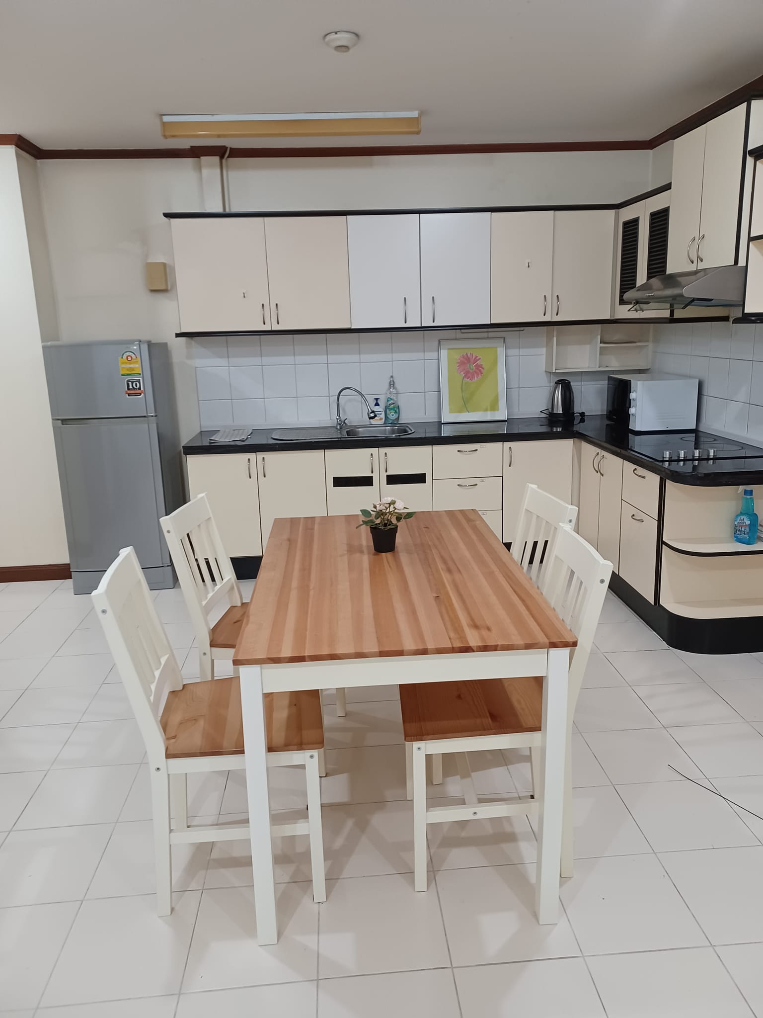 Aree Place Condominium - Image 2