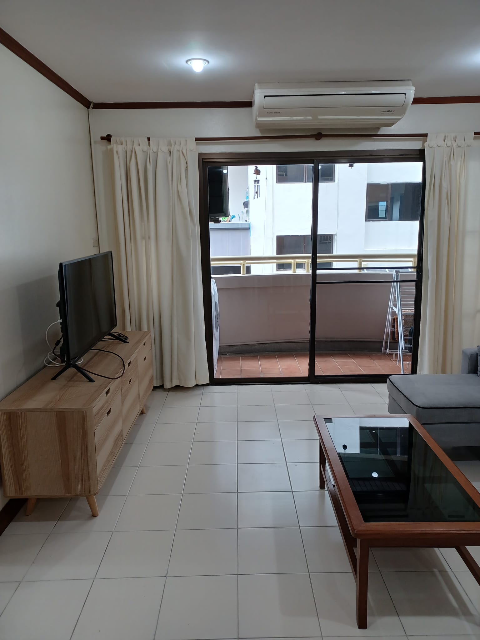 Aree Place Condominium - Image 1