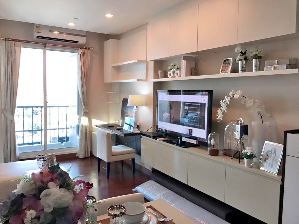 Ivy Thonglor 23 - Image 2