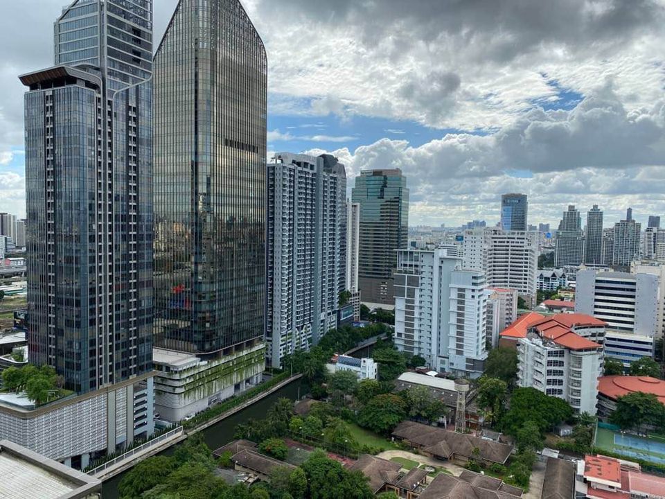 The Lofts Asok by Raimon Land - Image 14
