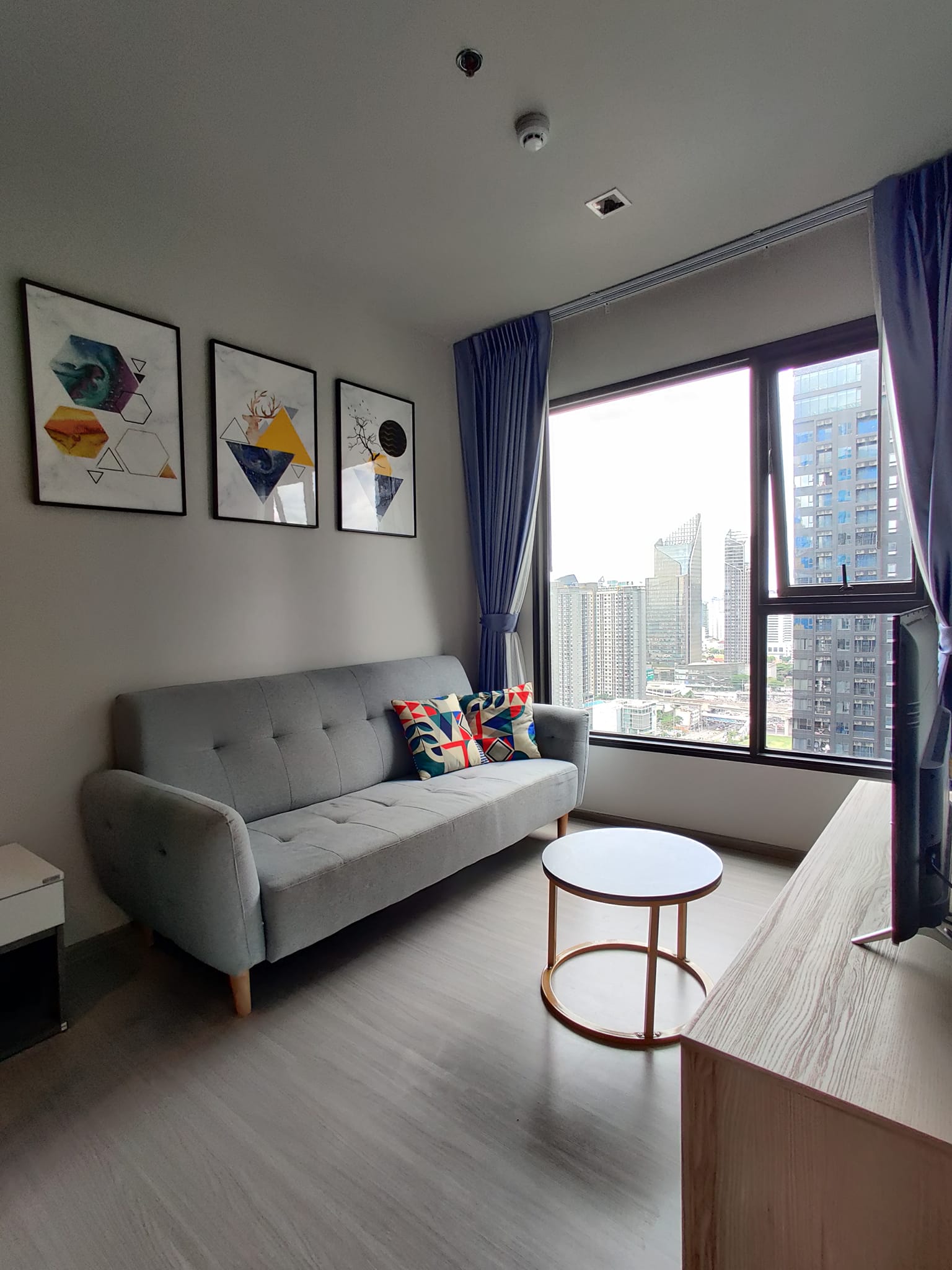 Life Asoke - Rama 9 - Image 1