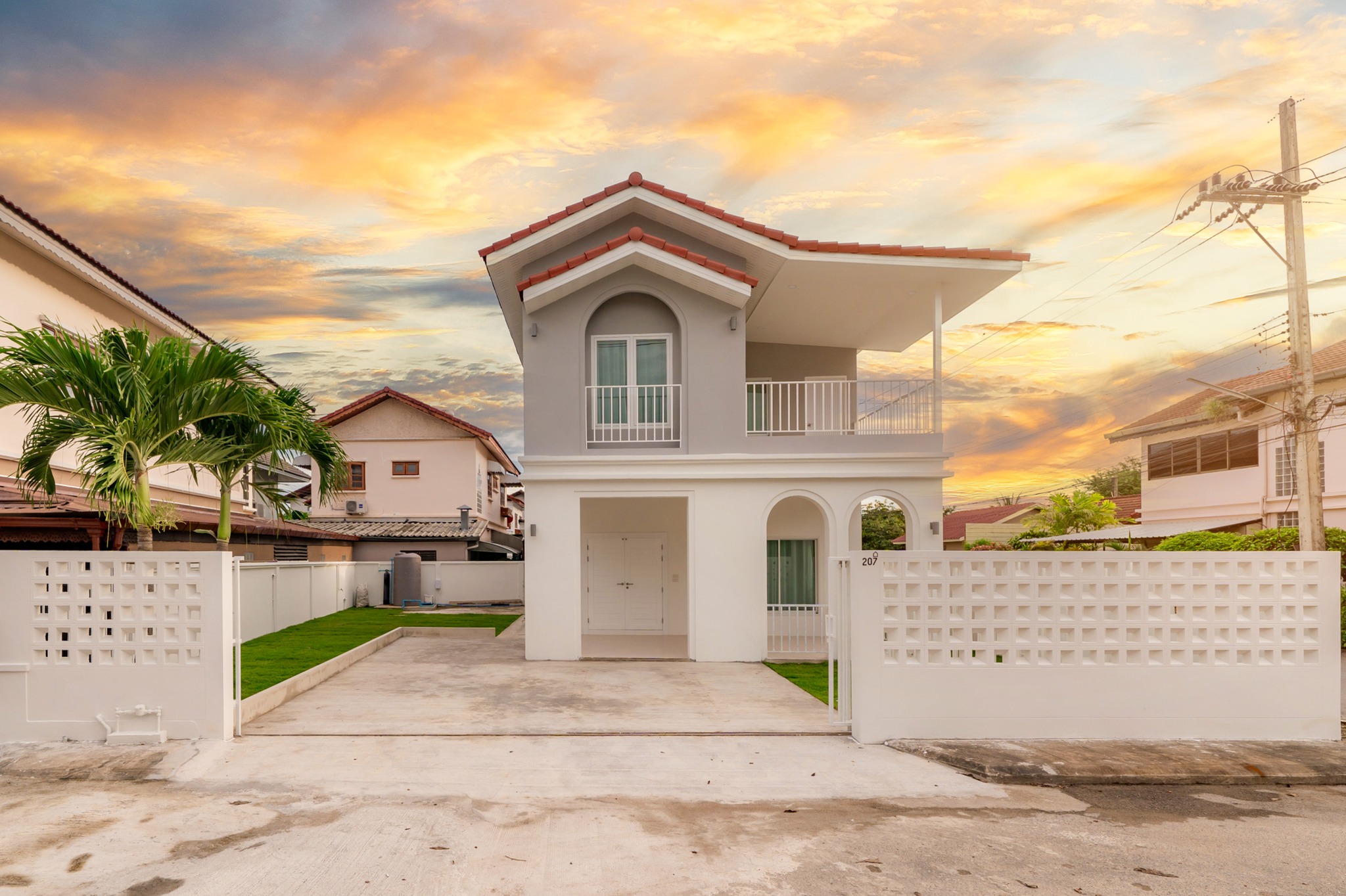 3 Bedroom House For Sale in San Phak Wan, Hang Dong, Chiang Mai - Image 1