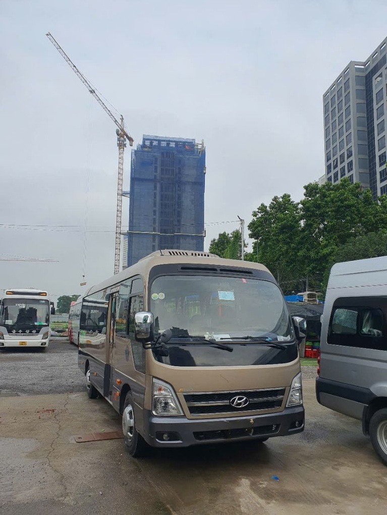 Thuê xe Huyndai 29 chỗ du lịch